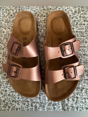 Cushionaire Sandals with Adjustable Buckle - Rose Gold - Size 7-1/2M - NWOT